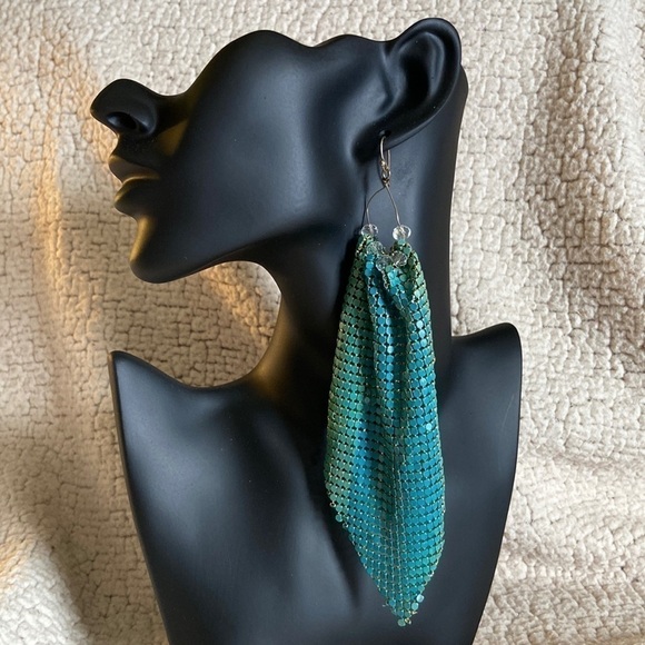 💌 Handmade Turquoise Color Metal Mesh Earrings - Picture 2 of 9